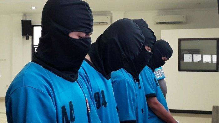 Dua Gadis ABG Dibikin Mabuk, Lalu Diperkosa Secara Bergiliran oleh 8 Pria